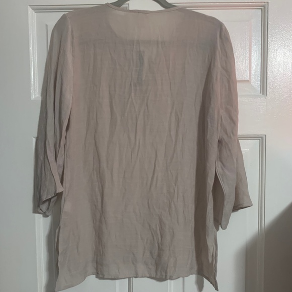 NWT SPENSE TOP FOR WOMEN Sz:M TAN LIGHTWEIGHT SHARK BITE HEM WITH SMALL SLITS - Picture 4 of 7